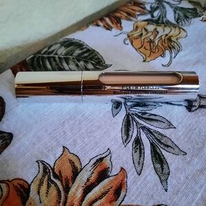 IL Makiage Perfecting Concealer